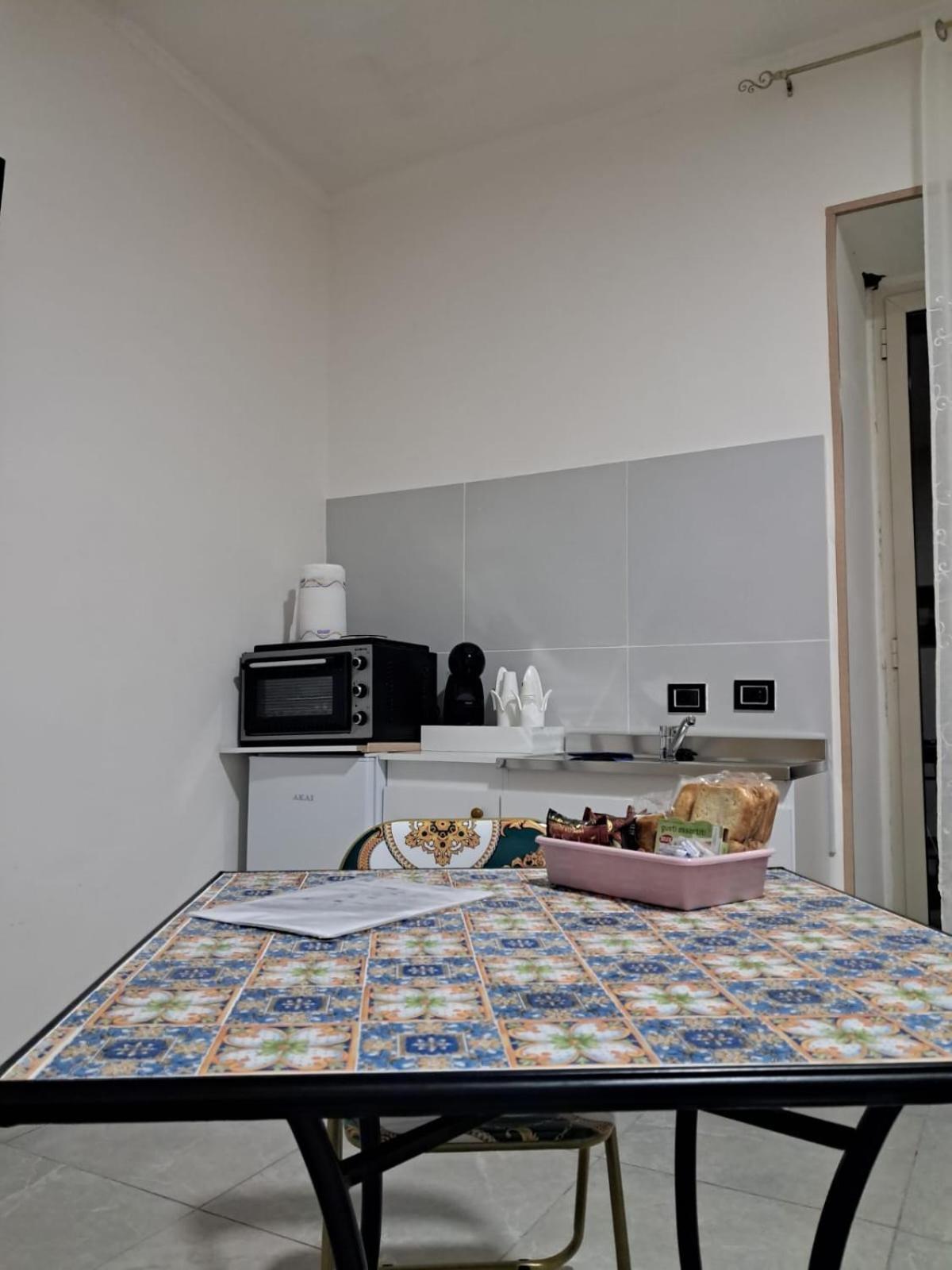 לינה וארוחת בוקר נאפולי Annahouse מראה חיצוני תמונה